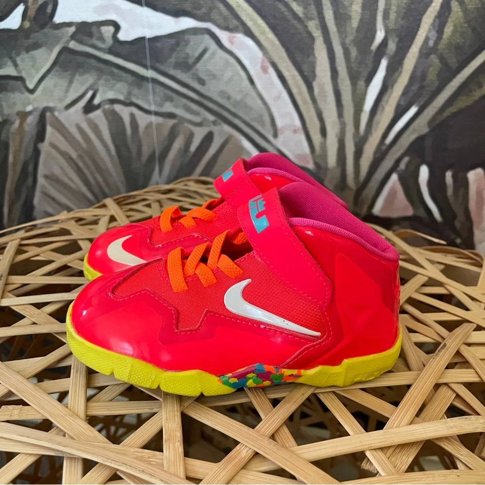 NIKE limited edition Lebron XI FRUITY PEBBLES Orange PINK basketball sneakers